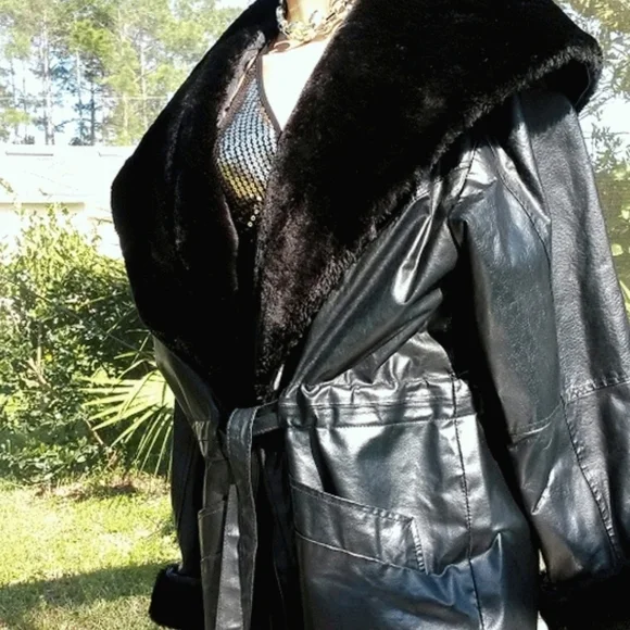 VINTAGE LEATHER WRAP COAT WITH FAUX FUR COLLAR/SLEEVES PLUS SIZE: XLARGE